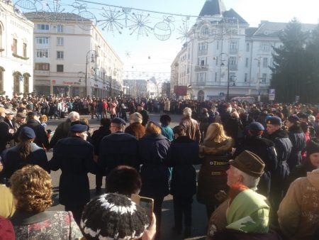 Craiovenii s-au prins în Hora Unirii (galerie foto)