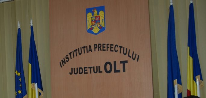 13 persoane din instituţie, contacţi direcţi ai prefectului de Olt