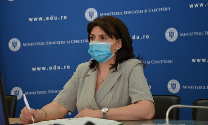 Monica Anisie explică modul în care se vor desfăşura cursurile în noul an şcolar (audio)