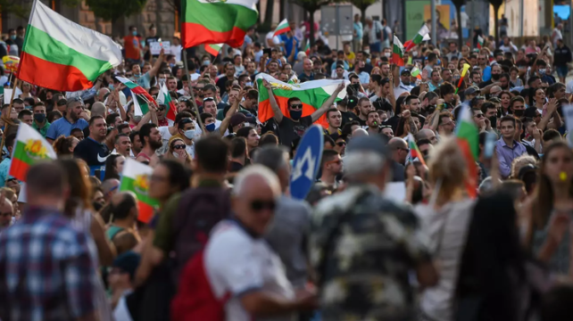 Bulgaria: Protestatarii forțează demiterea guvernului de la Sofia