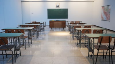 Sondaj IRES: șase din zece pãrinți cred cã școala ar trebui sã înceapã în sistem clasic