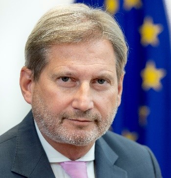 Johannes Hahn îndeamnă comunitatea de afaceri să investească în Republica Moldova