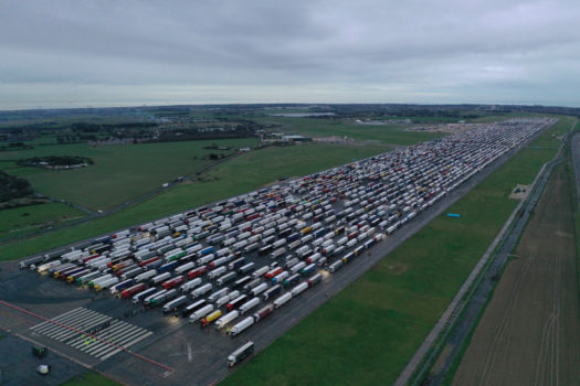 Șoferi de camion, blocați în portul britanic Dover