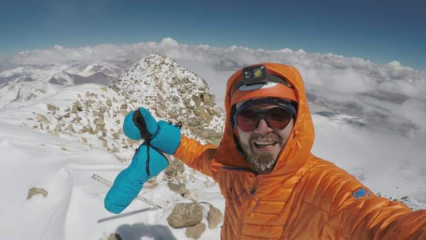 Un alpinist din Petroşani a reuşit să cucerească cel mai înalt vulcan din lume