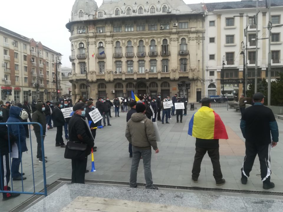 Continuă protestele angajaților de la CET Craiova 2