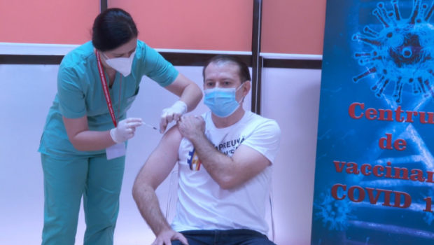 Premierul Cîțu a primit a doua doză de vaccin anti-COVID