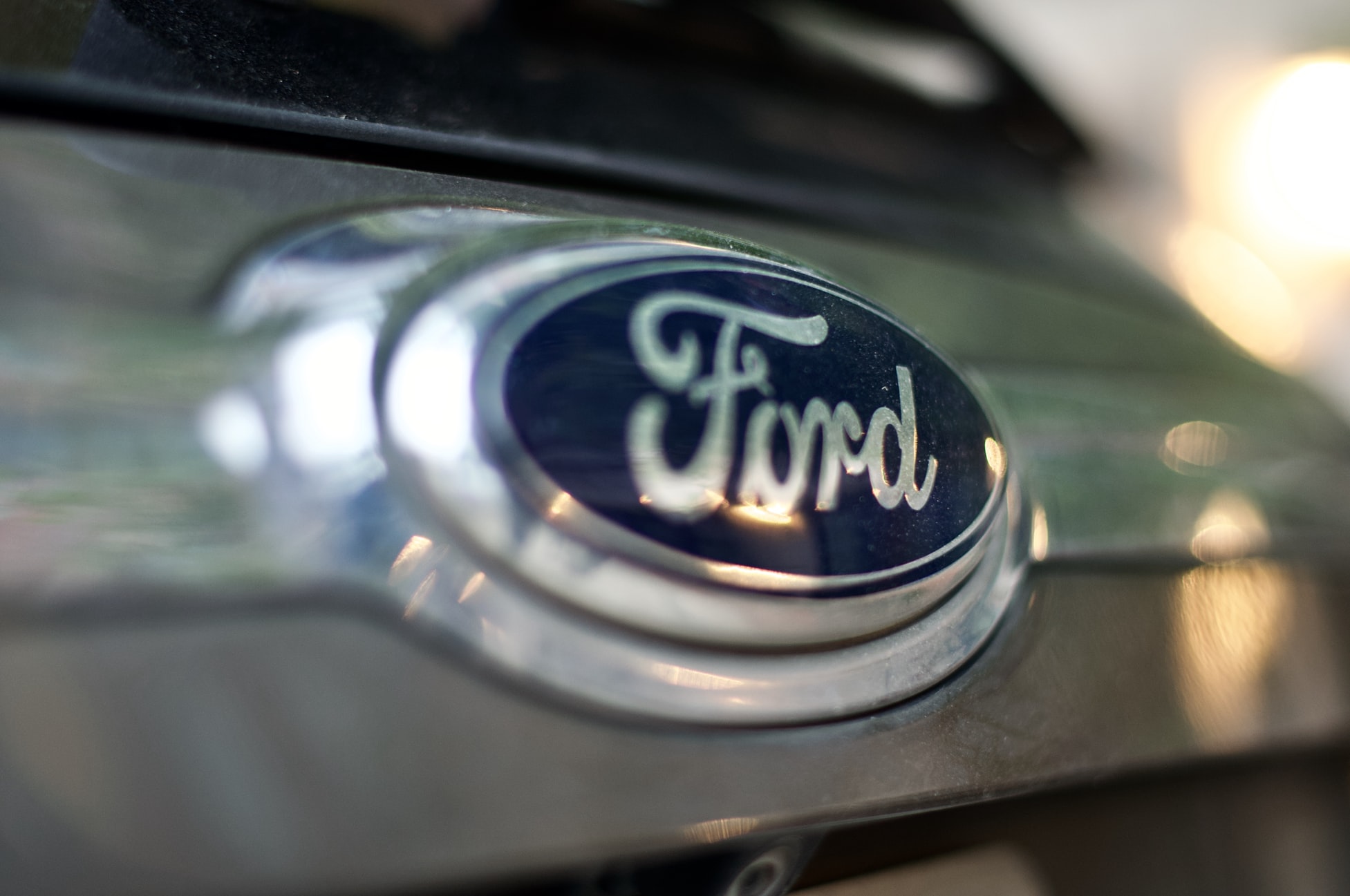 Ford va produce un vehicul in versiune complet electrica la Craiova. ( VIDEO )