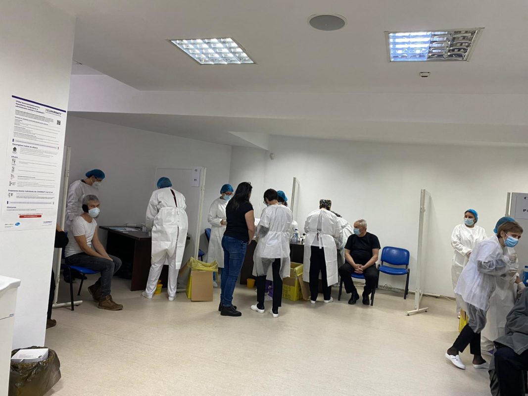 Proiect-pilot, la Craiova: Vaccinare, fără programare, 24 de ore din 24