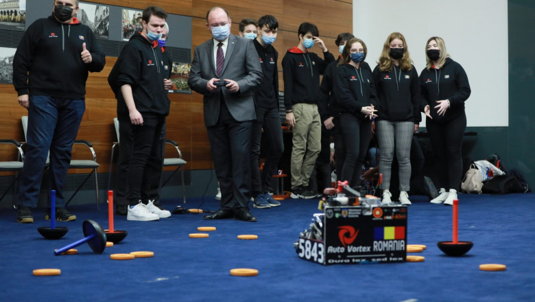 Echipa de Robotică a României a câştigat primul loc la Campionatul Internaţional de Robotică