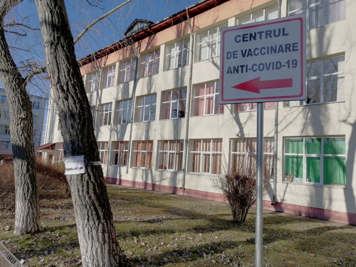 Olt: Canicula închide centrele de vaccinare