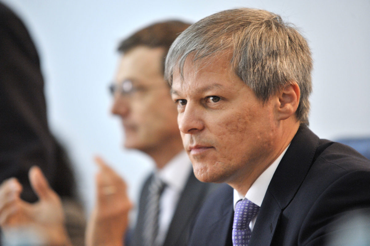 USR PLUS: Congres pentru validarea noului președinte, Dacian Cioloș