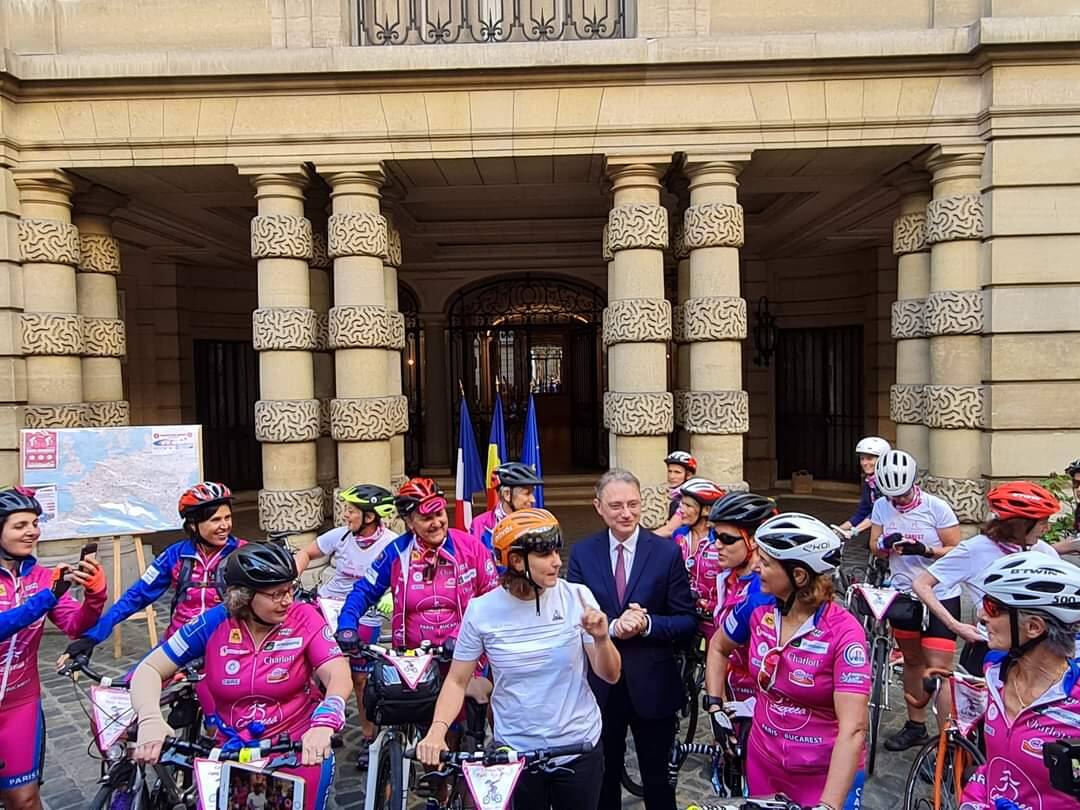 Cursa ciclistă Paris – București se încheie, mâine, în fața Comitetului Olimpic şi Sportiv Român