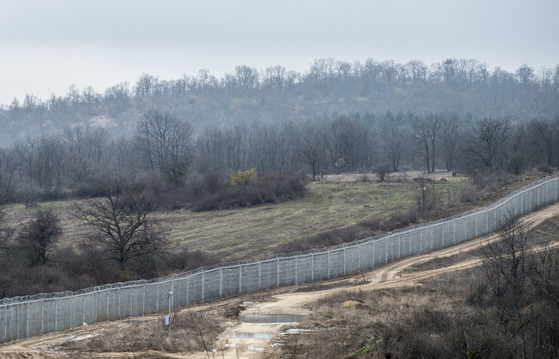 UE: 12 state cer finanțare pentru construirea de garduri împotriva migranților