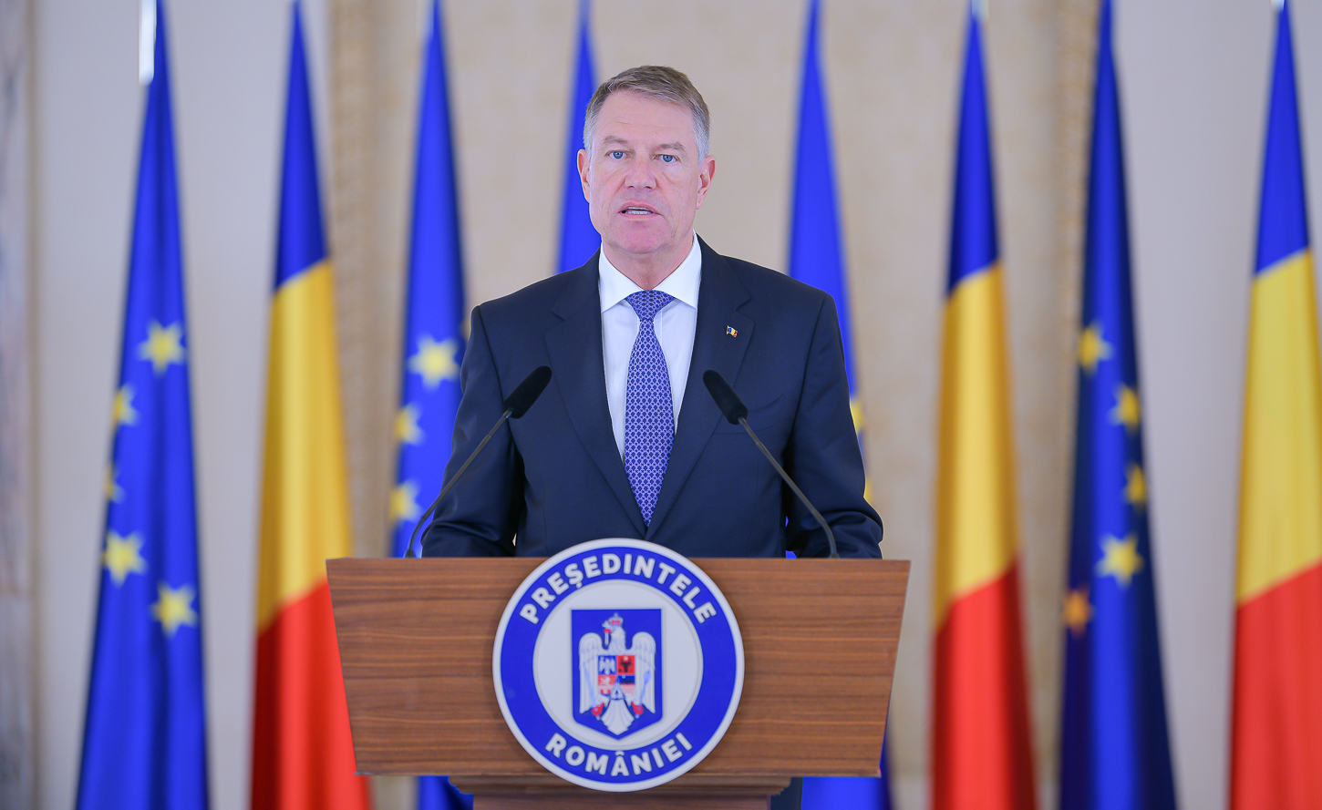 Președintele Klaus Iohannis afirmă că nu există o decizie, la nivelul coaliţiei de guvernare, privind schimbarea sistemului de impozitare