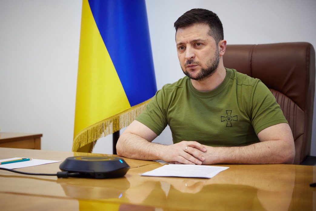 Preşedintele ucrainean Volodimir Zelensky a anunţat că şaizeci de persoane au murit în bombardamentul rusesc asupra unei şcoli din estul Ucrainei