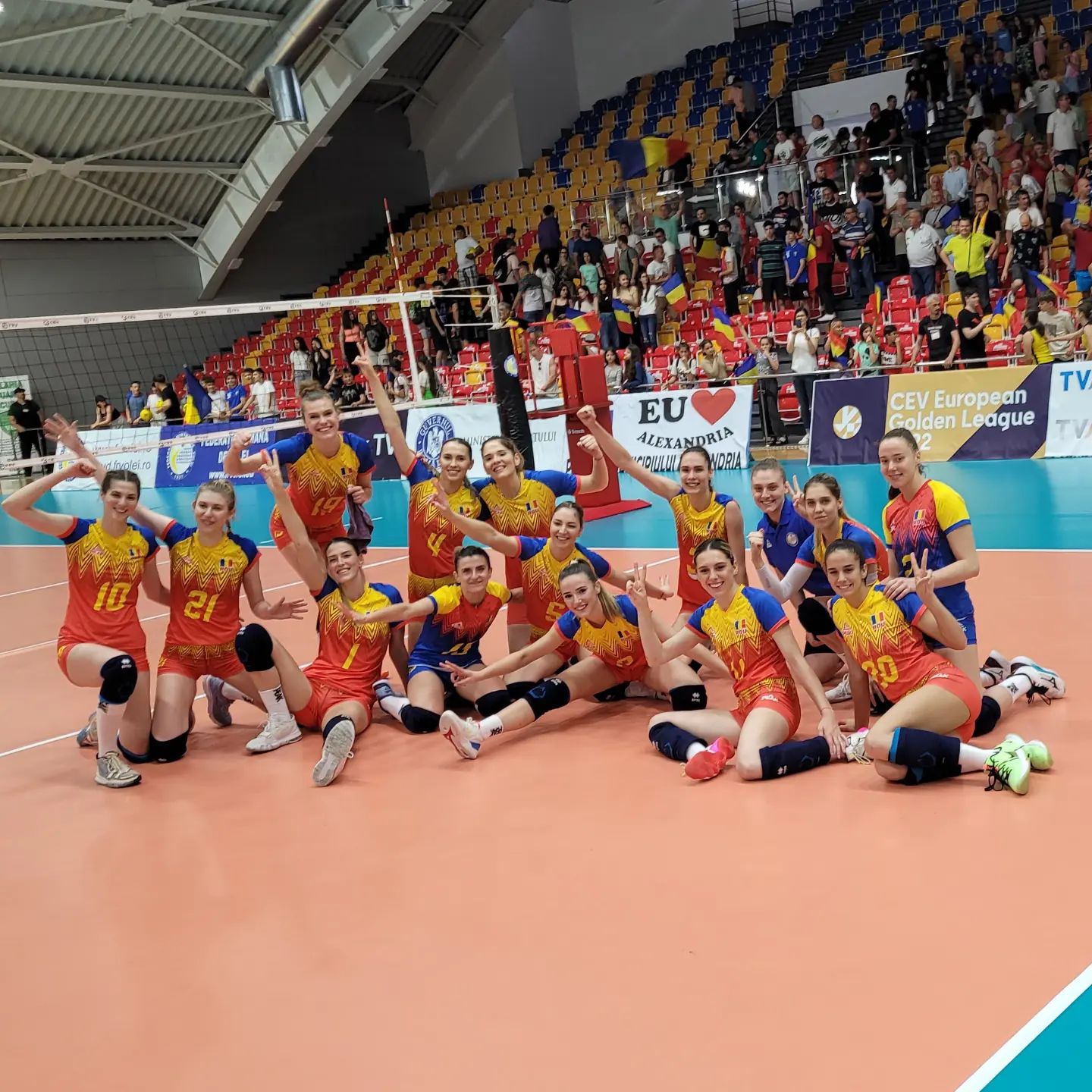 Naţionala feminină de volei a României a învins Ungaria cu scorul de 3-0