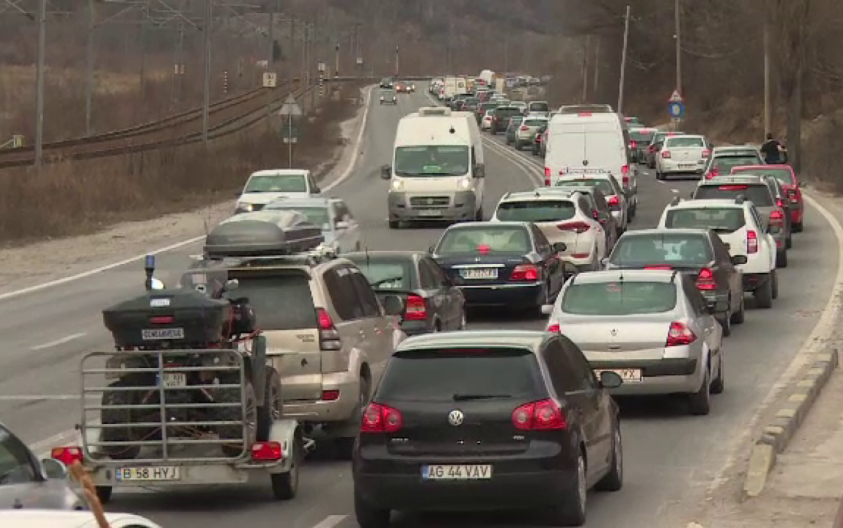 Circulație în coloană, pe DN1, Valea Prahovei