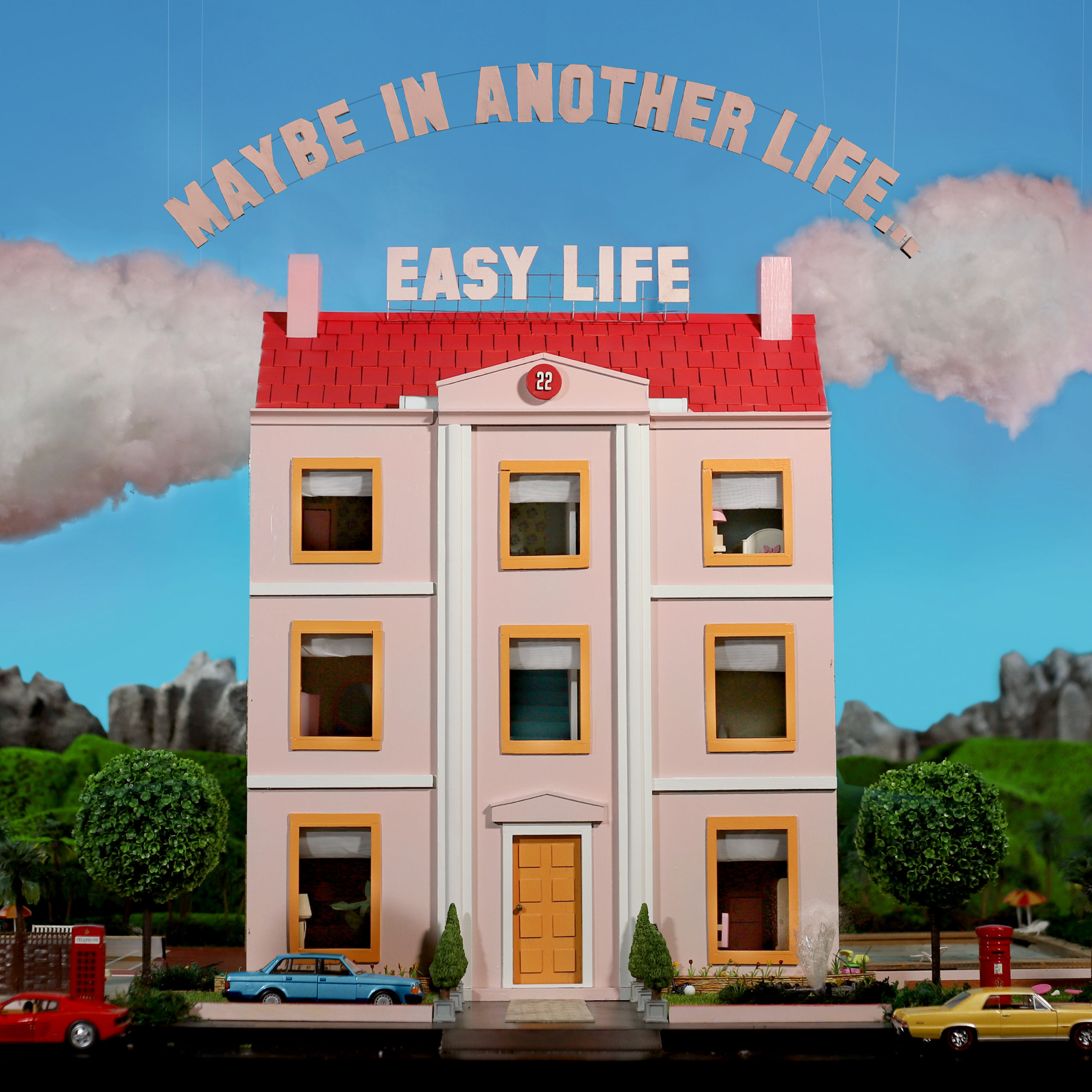 easy life face echipă cu Kevin Abstract pentru piesa “Dear Miss Holloway”