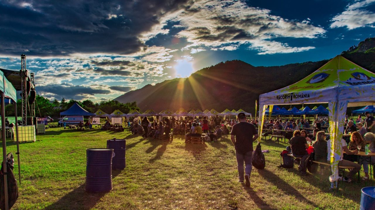 Începe Festivalul Open Air Blues Brezoi, cu muzică bună și grijă pentru mediu