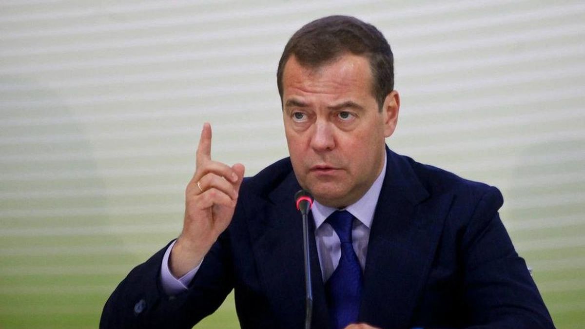 Dmitri Medvedev a făcut publică o nouă hartă a Europei, împărțind Ucraina, ”frățește”, cu toți vecinii