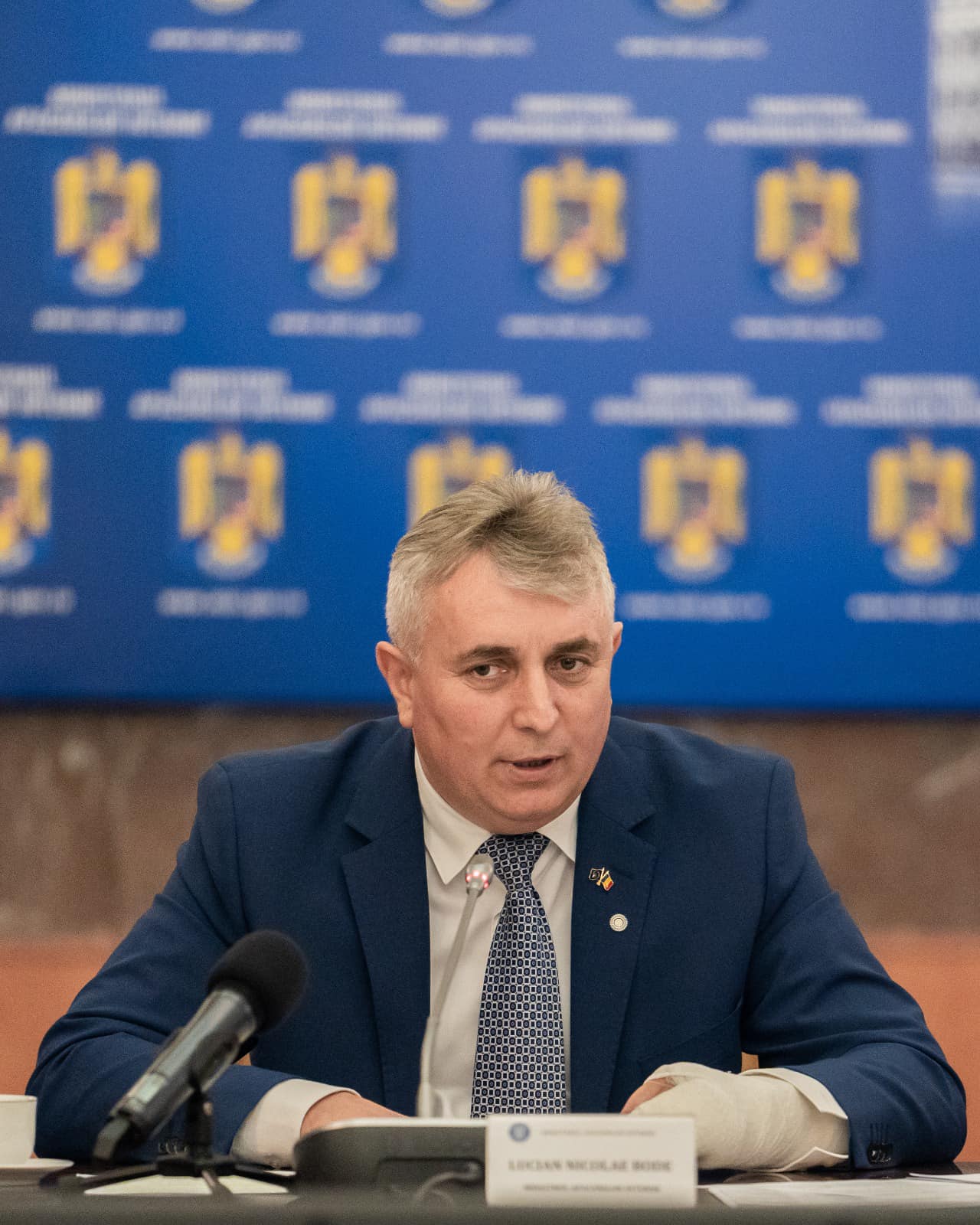 Moţiunea împotriva ministrului de interne, Lucian Bode, a fost respinsă