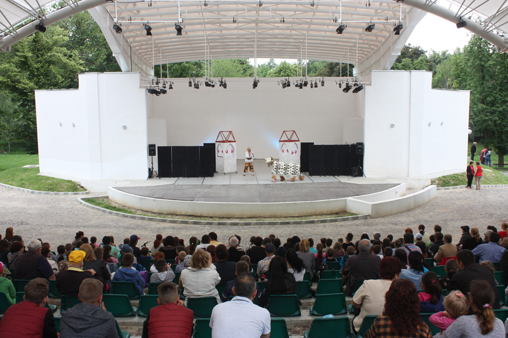 Teatrul de Vară din Parcul „Nicolae Romanescu“a fost dat în administrarea Operei Române Craiova