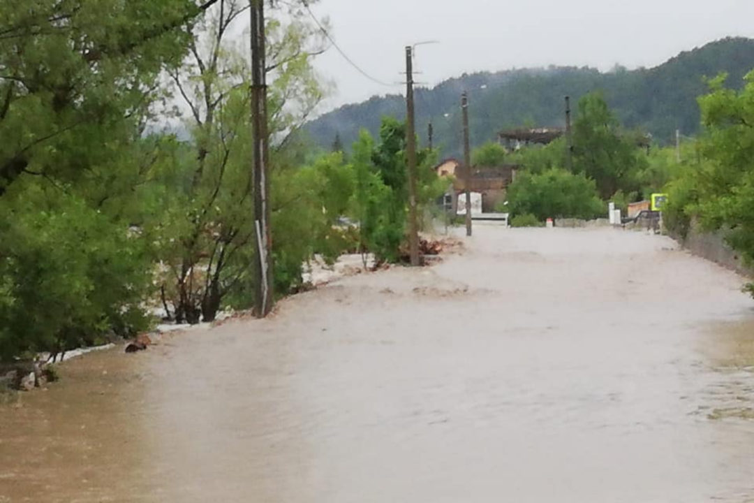 Alerte de inundaţii pe râurile Jiu, Olt și Lotru