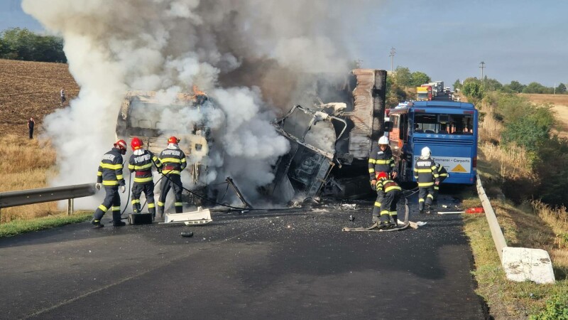 Accident grav în Teleorman. Două autocare și un TIR s-au ciocnit violent. A fost activat Planul Roșu de Intervenție 