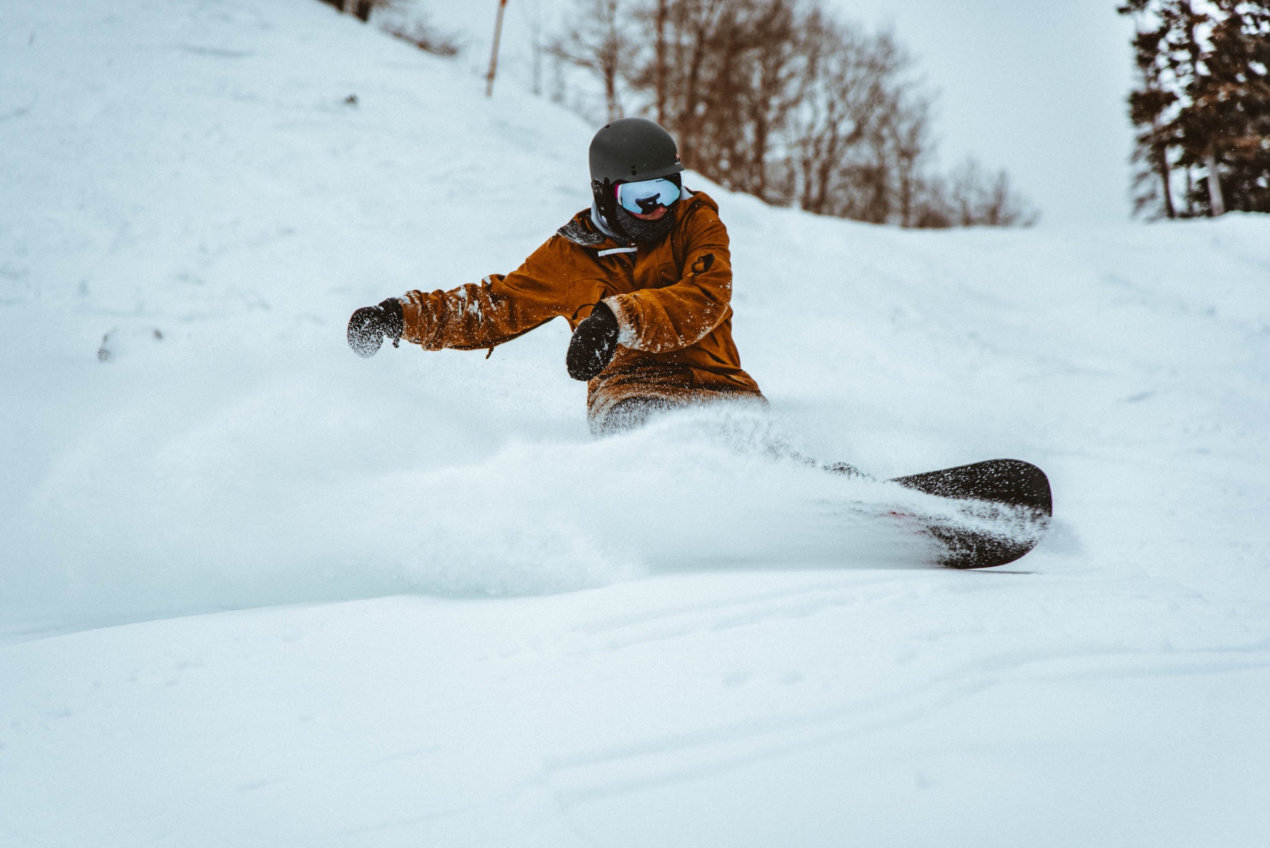 Cea mai lungă pârtie artificială de schi și snowboard din România se deschide astăzi