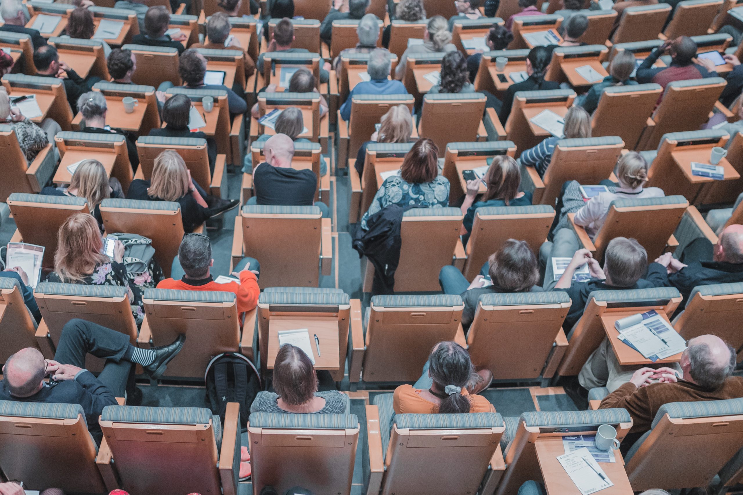 Astăzi începe noul an universitar