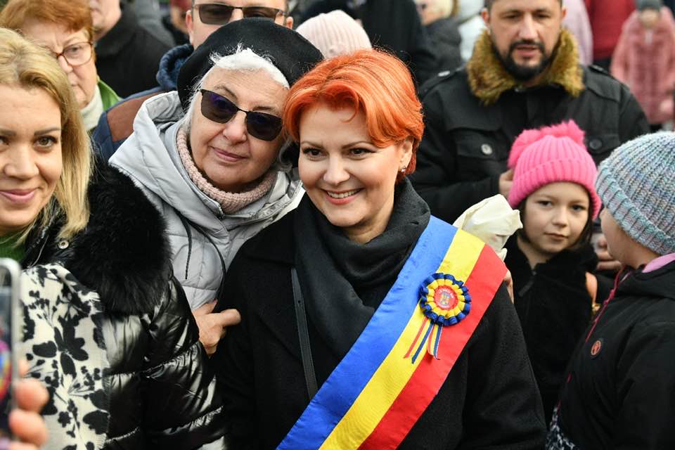 Primarul Craiovei, Lia Olguța Vasilescu urmează să se întâlnească cu reprezentanții Filarmonicii Oltenia