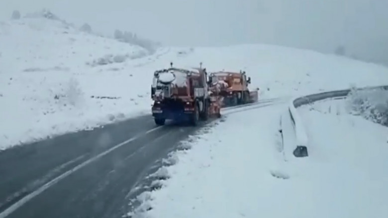 Strat de zăpadă consistent, în zonele montane ale Olteniei