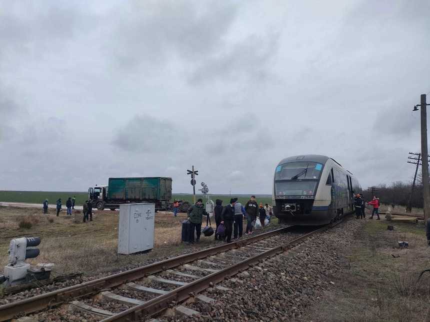 Olt: Ciocnire între un tren și un camion, în stația Bălteni