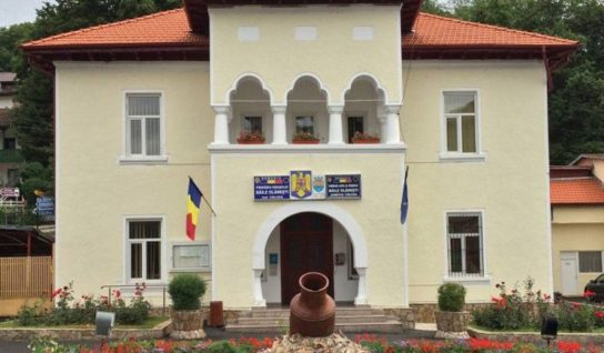 Vâlcea: se deschide bazinul cu apă sulfuroasă din Băile Olănești