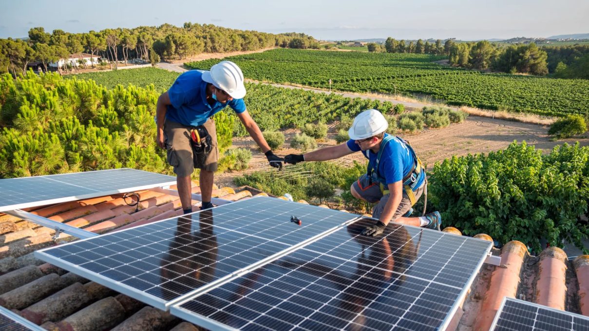 Mediu: Anchetă în programul Casa Verde Fotovoltaice