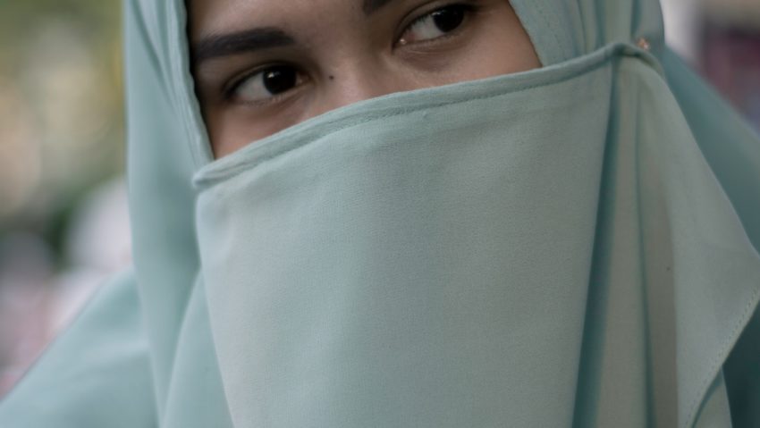 Iranul anunță deschiderea unei „clinici de tratament” pentru femeile care sfidează legile stricte privind hijabul