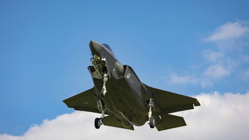 Proiectul pentru achiziţionarea a 32 de avioane F-35 a ajuns în Senat pentru ultima aprobare