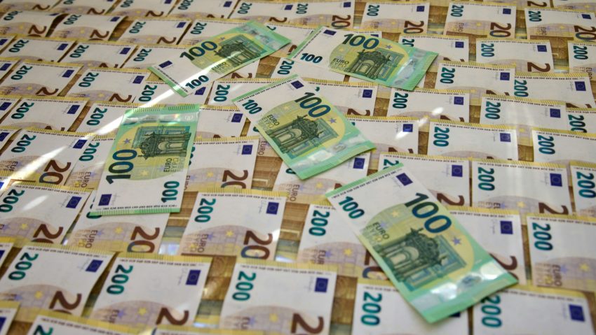 20 de milioane de euro, găsiţi în pereţii casei unui fost şef antifraudă