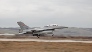 Alte trei aeronave F-16, achiziţionate de România, au aterizat în Baza 71 Aeriană