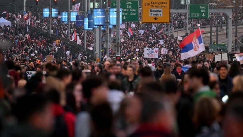 Serbia/ Premierul Milos Vucevic și-a anunțat demisia, după trei luni de proteste